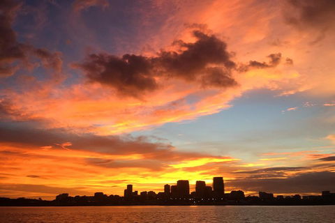 Tropical Light Tropical Bite - Twilight Cruise And CHOW Dinner - Timeshare Accommodation 10