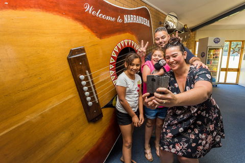 Narrandera's Big Guitar - Timeshare Accommodation 0