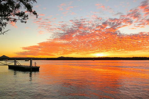 Noosa River Cruise For 3 To 4 People On A Classic Mahogany Speed Boat - 90 Min. - Timeshare Accommodation 3