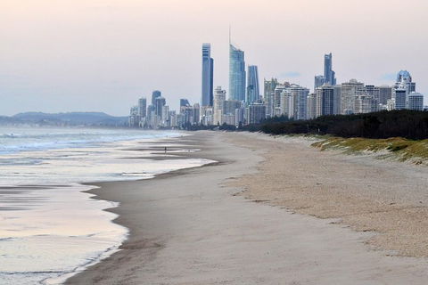 Luxury Brisbane Airport Transfers To And From Surfers Paradise For Up To 7 Per - Timeshare Accommodation 1