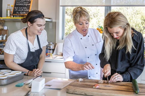 In House Dining Cooking Class With Chef Jacqui Selleck - Timeshare Accommodation 0
