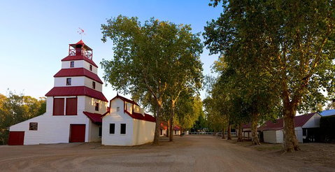 Tahbilk Winery And Wetlands Tour With Local Wine Ambassador Including Lunch, Wine Tasting And A Wine Making Class - Timeshare Accommodation 0