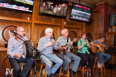 PJ Gallagher's Irish Pub Enfield - Timeshare Accommodation 1