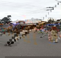 Dowling Street Christmas Party - Timeshare Accommodation