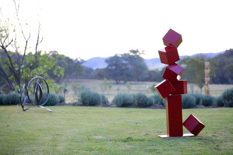 Sculptures In The Garden - Timeshare Accommodation 1