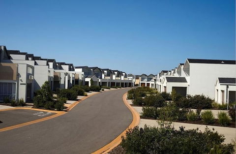 Quest Sanctuary Lakes - Timeshare Accommodation 4