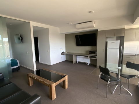 Honeysuckle Executive Apartments - Timeshare Accommodation 4