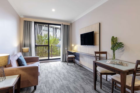 Oaks Sydney North Ryde Suites - Timeshare Accommodation 5