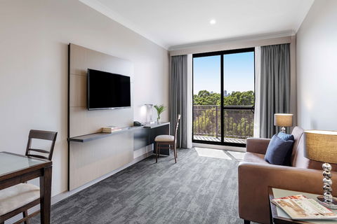 Oaks Sydney North Ryde Suites - Timeshare Accommodation 6