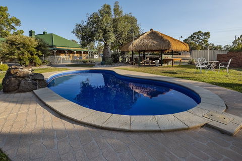 Overlander Homestead Motel - Timeshare Accommodation 2