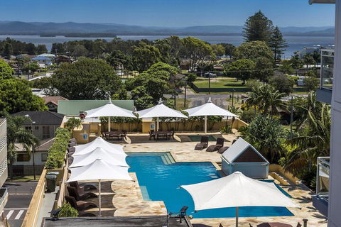 Oaks The Entrance Waterfront Suites - Timeshare Accommodation 4