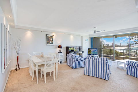 Gemini Court Holiday Apartments - Timeshare Accommodation 6