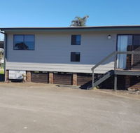 Bentley Waterfront Motel  Cottages - Timeshare Accommodation