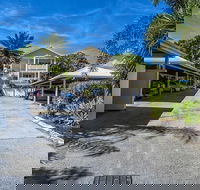 Cairns City Garden Apartment