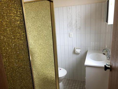 Unit 2 Ballingalla Apartments - Timeshare Accommodation 5