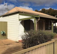 Away Cottages Broken Hill