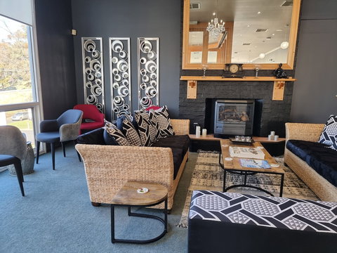 Tumbarumba Motel & Elms Restaurant - Timeshare Accommodation 5