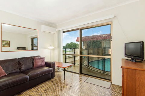 Beachfront Studio & Private Pool - Timeshare Accommodation 3