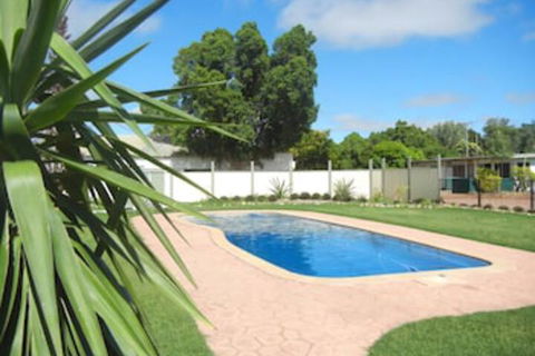 Longreach Tourist Park Caravan Park - Timeshare Accommodation 0