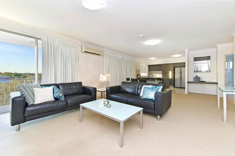 On The Bay Apartments - Timeshare Accommodation 1