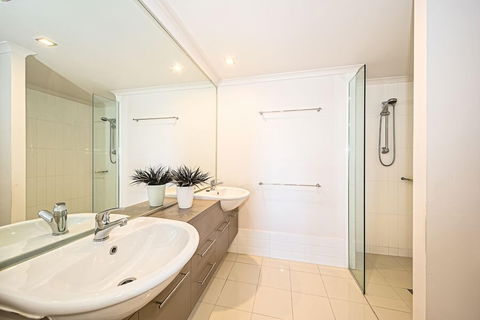 On The Bay Apartments - Timeshare Accommodation 2