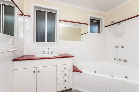 Family Home At Kingston Beach - Timeshare Accommodation 4