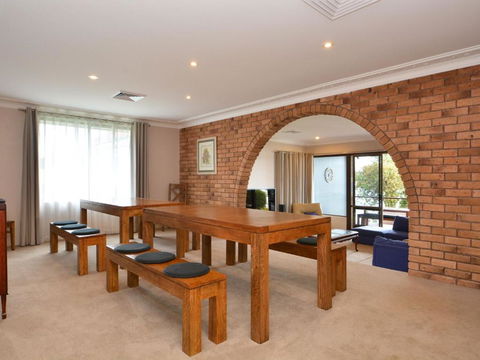 The House On The Lake At Fishing Point Lake Macquarie Honestly Put The Line In & Catch Fish - Timeshare Accommodation 5