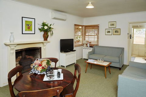 Lochinver Farm Homestead & Cottages - Timeshare Accommodation 2
