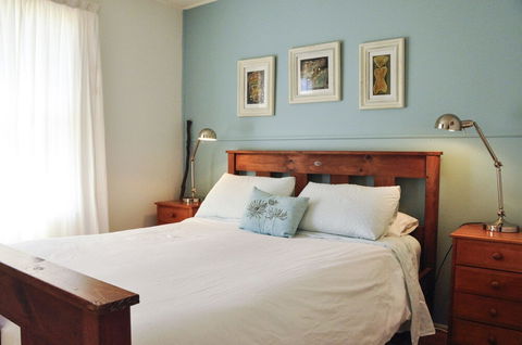 FALMOUTH Seadrift Cottage - Timeshare Accommodation 5