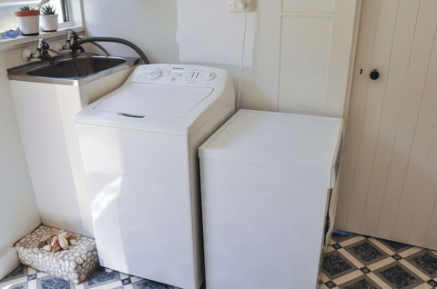 FALMOUTH Seadrift Cottage - Timeshare Accommodation 4