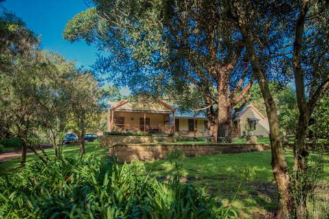 Secluded Homestead Amongst The Trees - Timeshare Accommodation 5