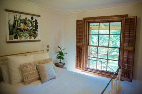 Secluded Homestead Amongst The Trees - Timeshare Accommodation 2