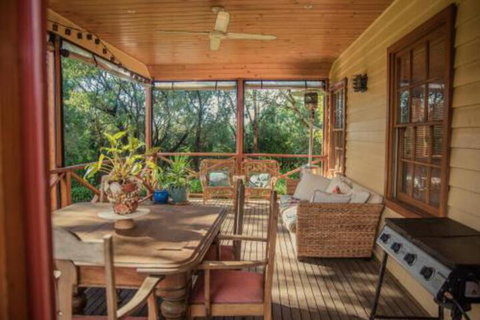 Secluded Homestead Amongst The Trees - Timeshare Accommodation 4