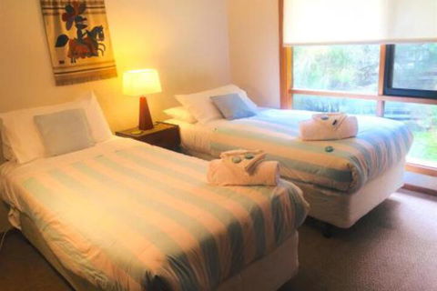 2 Degrees Of Separation - Timeshare Accommodation 6