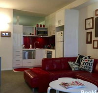 Quiet Laneway Apartment Near Bourke St. Mall - Timeshare Accommodation