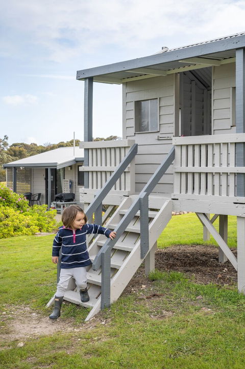 Emu Bay Holiday Homes - Timeshare Accommodation 1