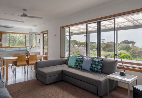 Emu Bay Holiday Homes - Timeshare Accommodation 4