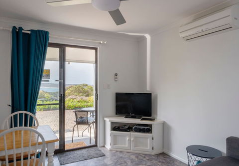 Emu Bay Holiday Homes - Timeshare Accommodation 3