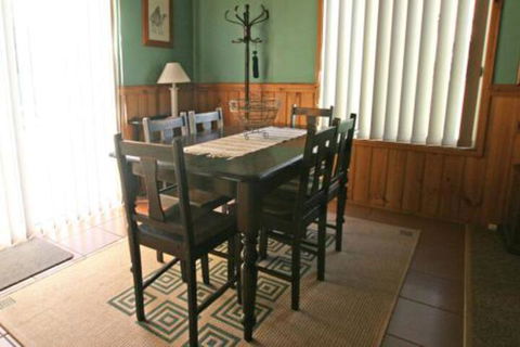 South Sussexs Blue Cottage - Timeshare Accommodation 3