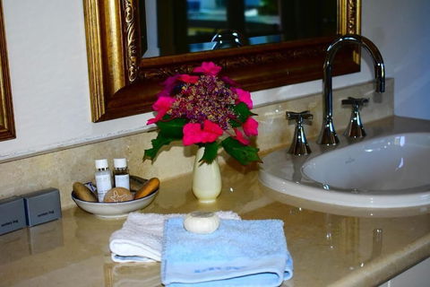 Sapphire Shores Luxury Retreat - Timeshare Accommodation 1