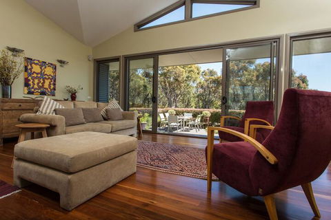 Tura Beachhouse In Dolphin Cove - Timeshare Accommodation 7