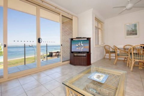 2 Bedroom Apartment Little Hut Unit 3 20 Kurrawa Close - Timeshare Accommodation 0
