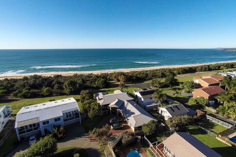 Tura Beach House On Pacific Way - Timeshare Accommodation 5