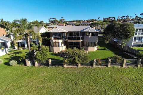 Tura Beach House On Pacific Way - Timeshare Accommodation 2