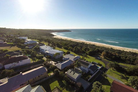 Tura Beach House On Pacific Way - Timeshare Accommodation 3