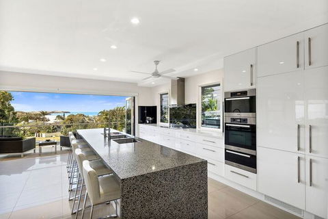 Ultimate Beach House - Timeshare Accommodation 5