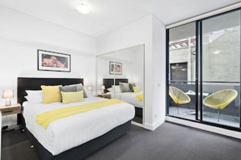 LIZZI, Melbourne Studio Apartment - Timeshare Accommodation 0
