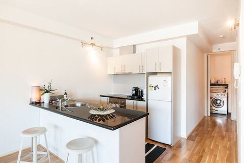 LANCE, 1BDR Melbourne Apartment - Timeshare Accommodation 4