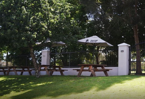 Bateau Bay Hotel - Timeshare Accommodation 0