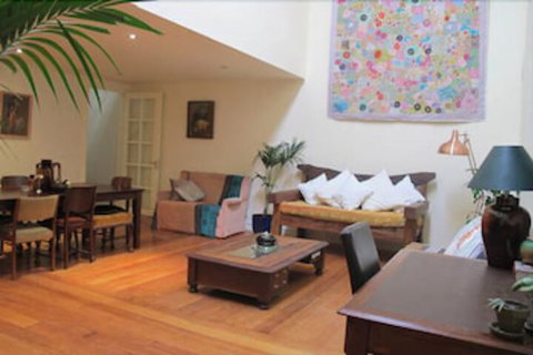 MONIKA, 1BDR Collingwood Apartment - Timeshare Accommodation 4
